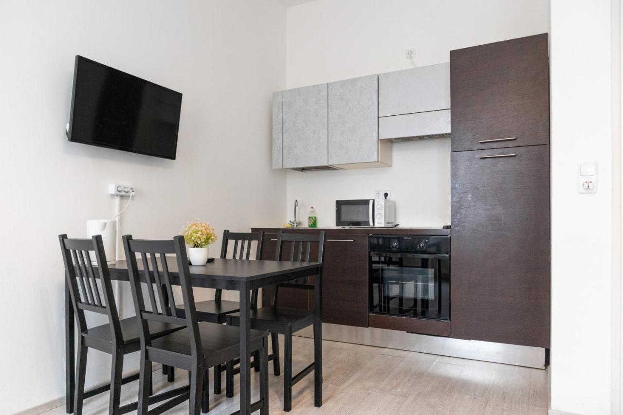 Pleasant 2Br - Perfect For Long Stays เวียนนา ภายนอก รูปภาพ